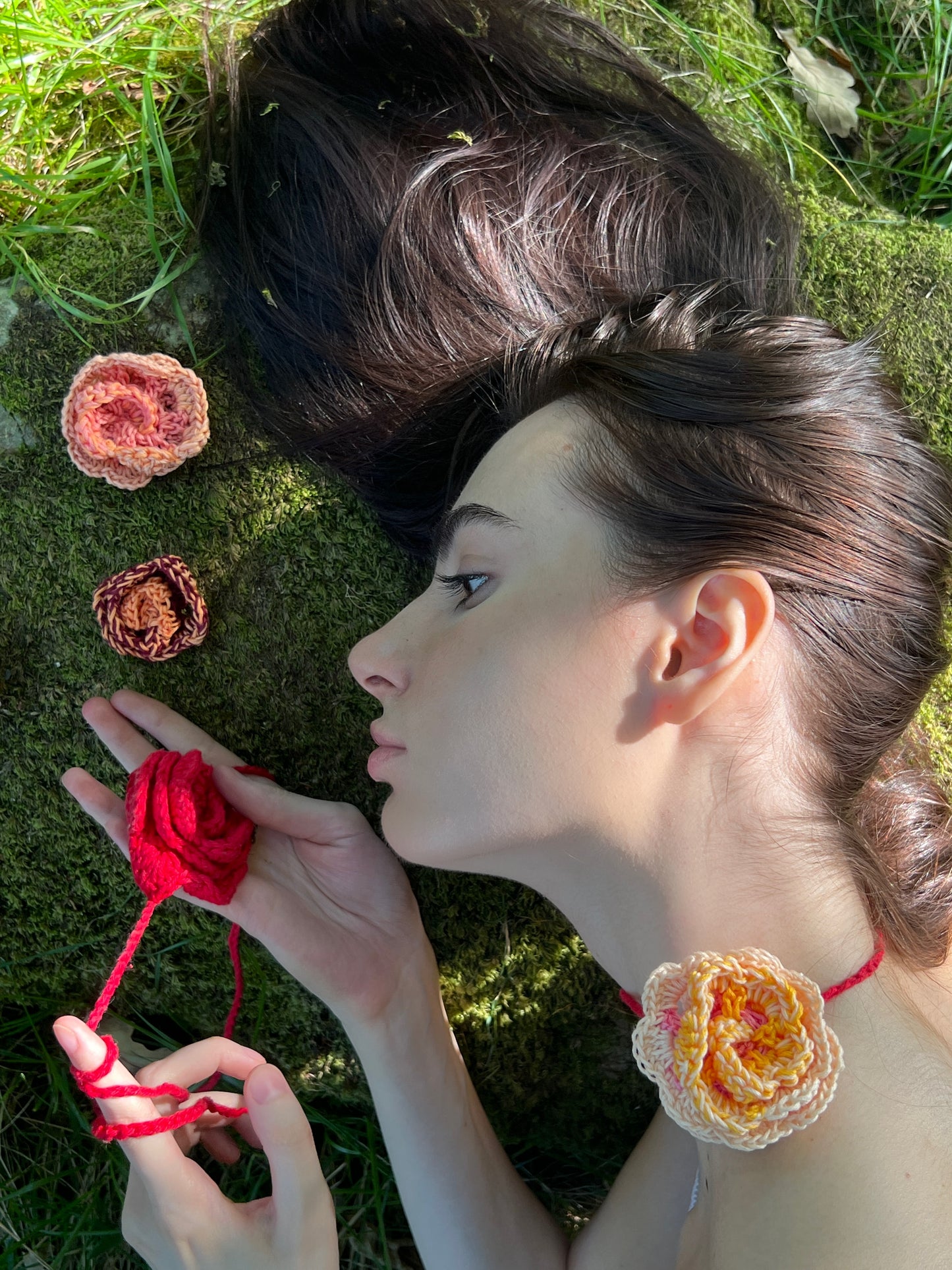 Peachy rose crochet necklace